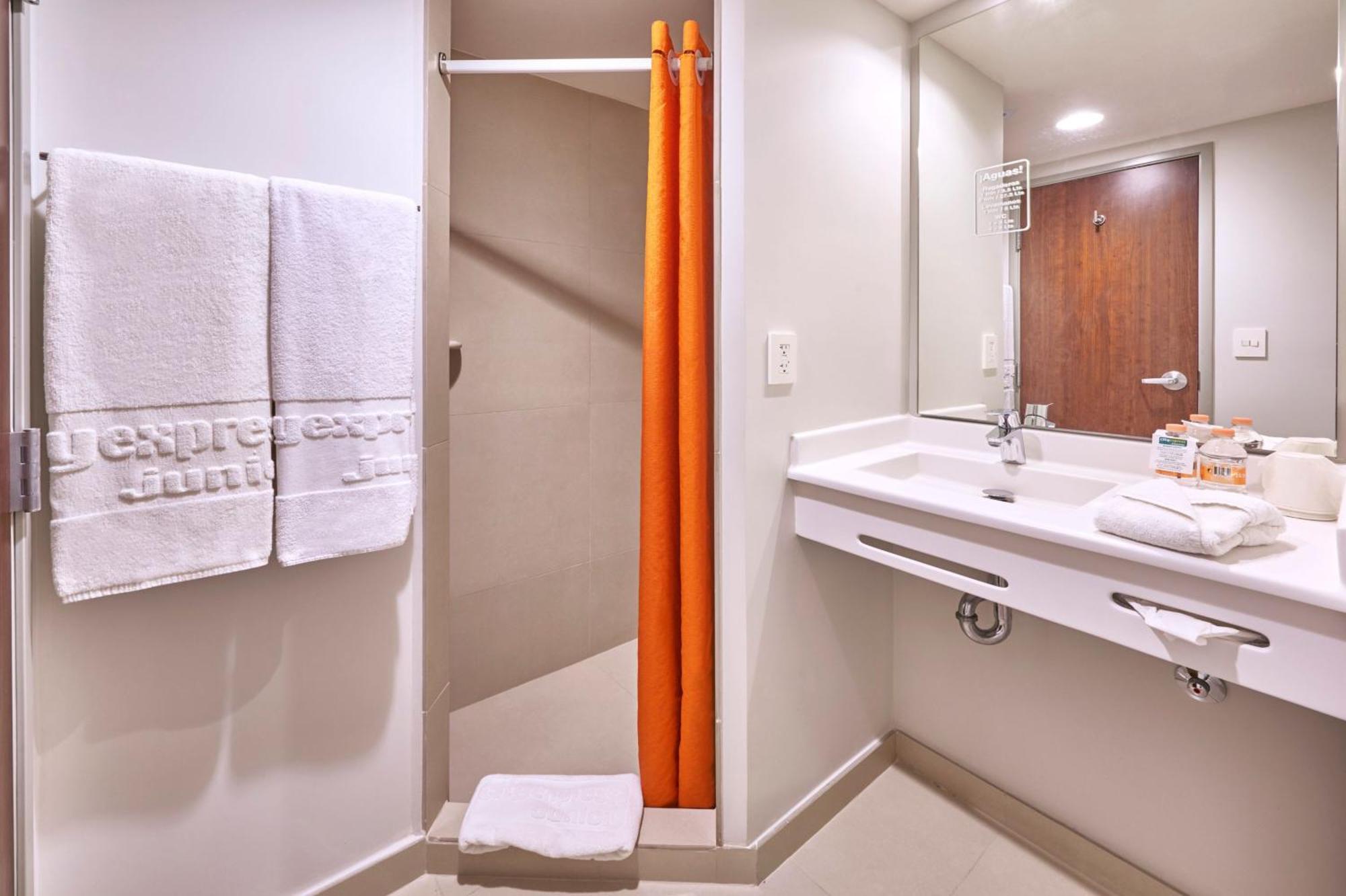 ซิตี้ เอ็กซ์เพรส จูเนียร์ ปูเอบลา ฟินซา Hotel ปวยบลา ภายนอก รูปภาพ