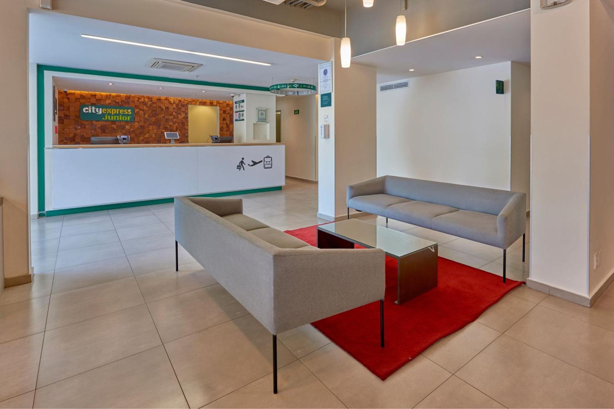 ซิตี้ เอ็กซ์เพรส จูเนียร์ ปูเอบลา ฟินซา Hotel ปวยบลา ภายนอก รูปภาพ