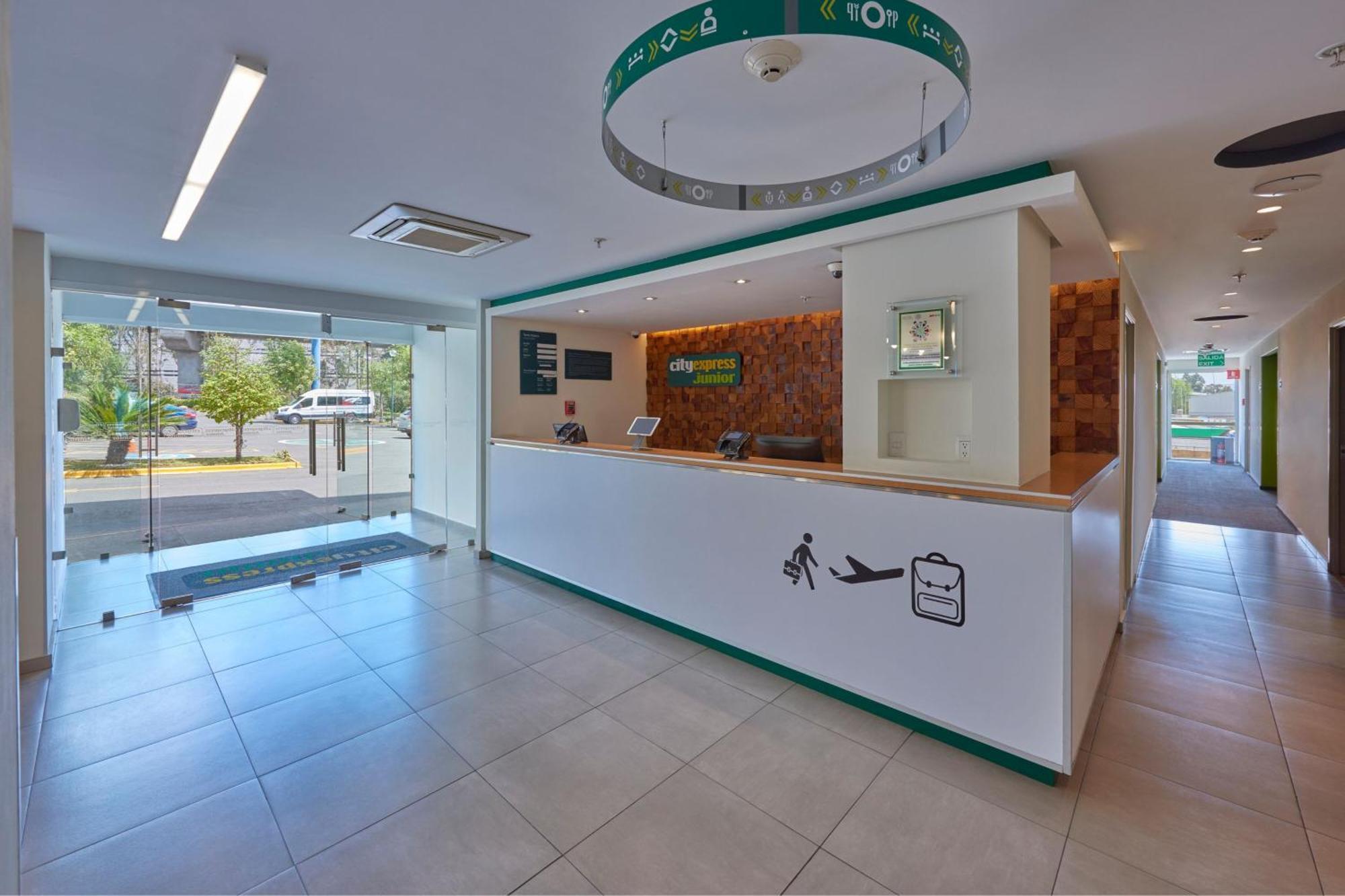 ซิตี้ เอ็กซ์เพรส จูเนียร์ ปูเอบลา ฟินซา Hotel ปวยบลา ภายนอก รูปภาพ