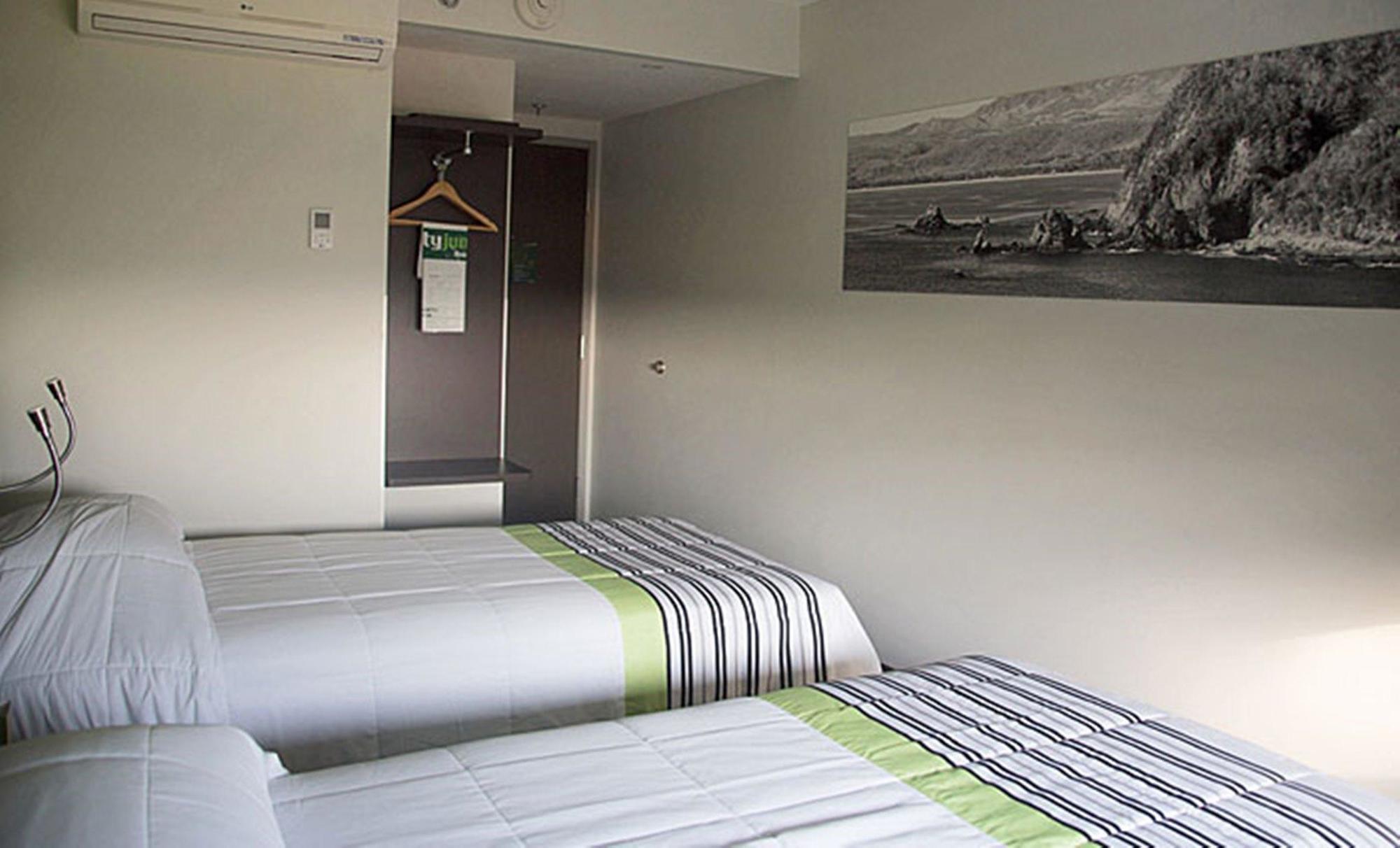 ซิตี้ เอ็กซ์เพรส จูเนียร์ ปูเอบลา ฟินซา Hotel ปวยบลา ภายนอก รูปภาพ